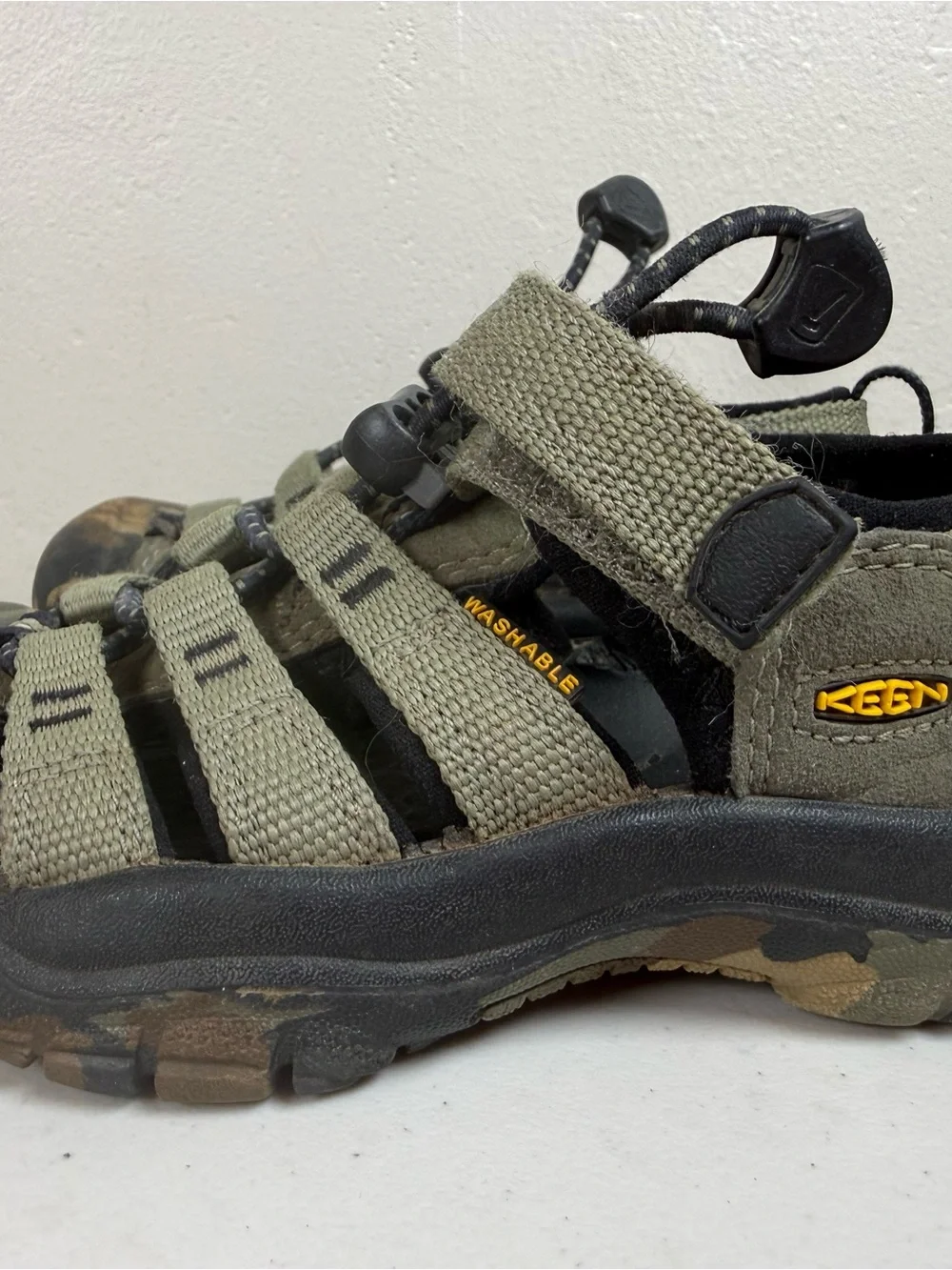 Keen sturdy active camo